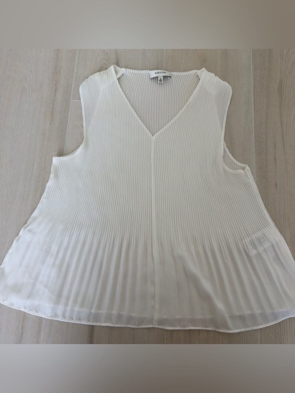 Babaton White Pleated V-Neck Sleeveless Top